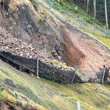 Dans la zone de glissement de terrain de Schwanden GL, le risque de nouveaux glissements s'est aggravé en raison des conditions météorologiques.